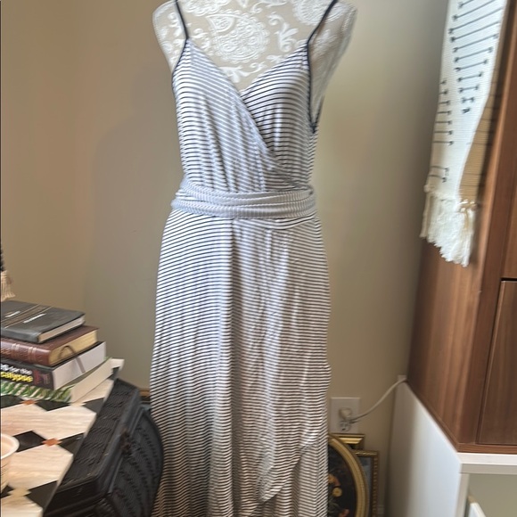 GAP Blue and White Ruched Maxi Sundress - Picture 1 of 4